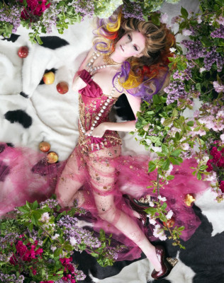 Lydia Hearst pic #325322