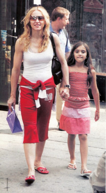 Madonna pic #26427