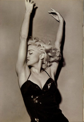Madonna pic #242378