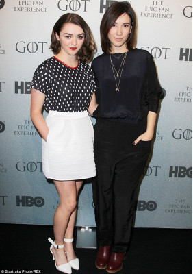 Maisie Williams pic #709800