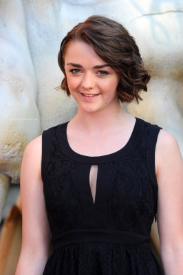 Maisie Williams pic #710159