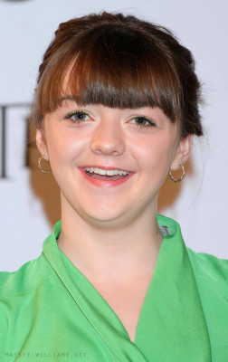 Maisie Williams pic #710293