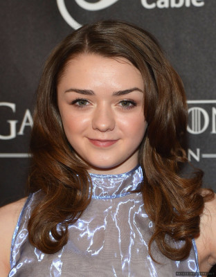 Maisie Williams pic #710302