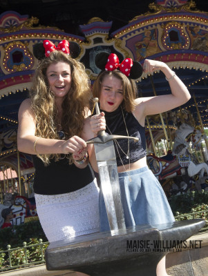 Maisie Williams pic #710177