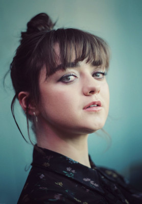 Maisie Williams pic #1078011