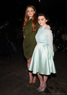 Maisie Williams pic #710134
