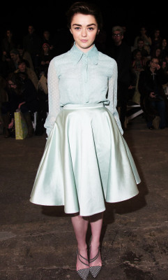 Maisie Williams pic #709737