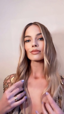Margot Robbie pic #1330219