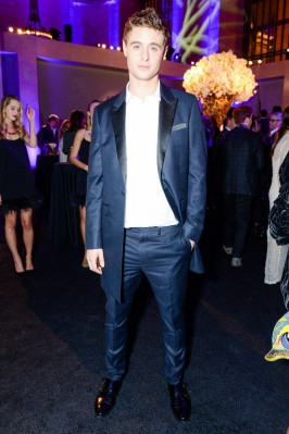 photo 3 in Max Irons gallery [id748668] 2014-12-17 00:00:00