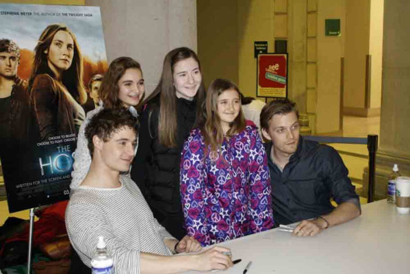 Max Irons pic #675270