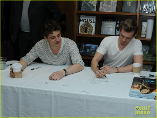 Max Irons pic #675068