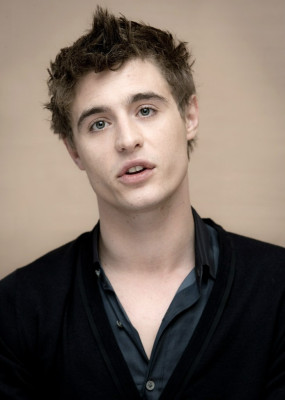 Max Irons pic #679355