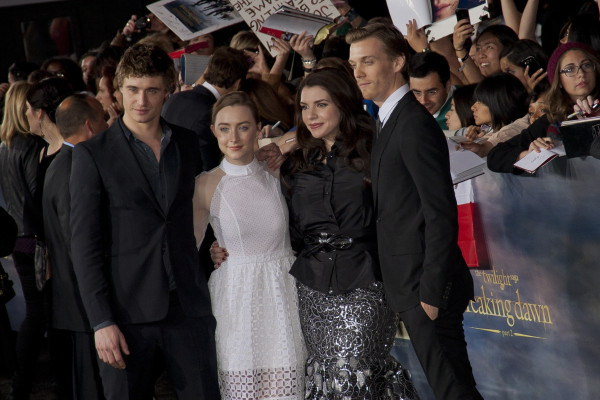 Max Irons pic #674016