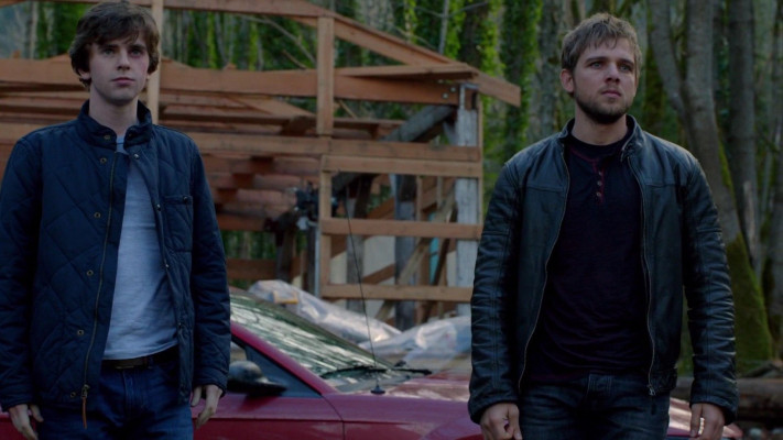 Max Thieriot pic #1242705