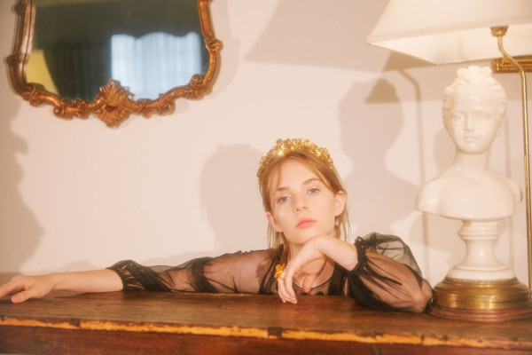 Maya Thurman Hawke pic #1168659