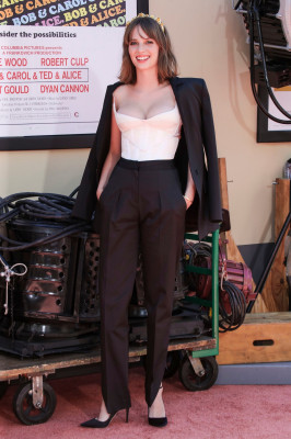 Maya Thurman Hawke pic #1168633