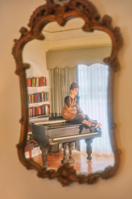 Maya Thurman Hawke pic #1168653
