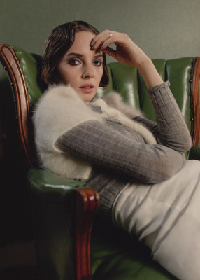 Maya Thurman Hawke pic #1212901