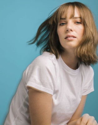 Maya Thurman Hawke pic #1157528
