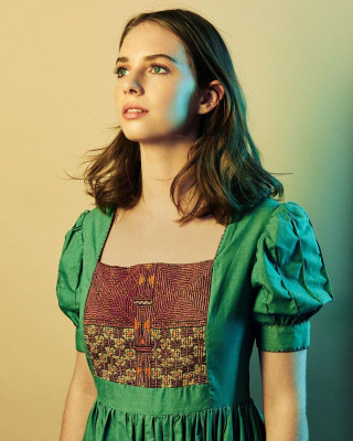 Maya Thurman Hawke pic #1154593