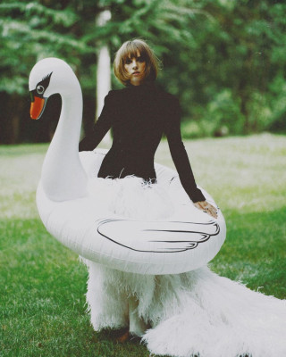 Maya Thurman Hawke pic #1234264