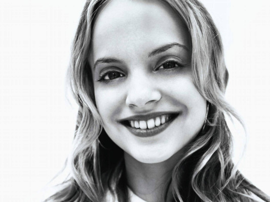 Mena Suvari pic #250359