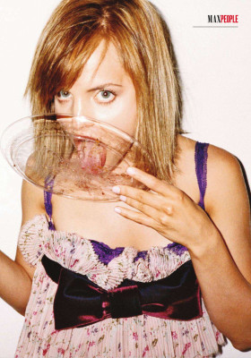 photo 18 in Mena Suvari gallery [id342492] 2011-02-14 00:00:00