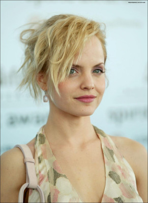 Mena Suvari pic #7912