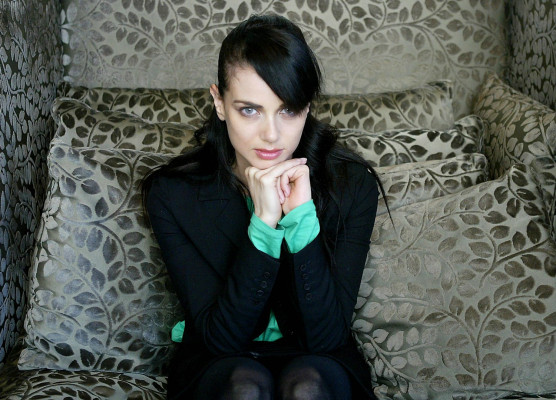 Mia Kirshner pic #215237