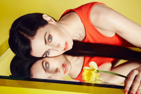 Mia Kirshner pic #794333