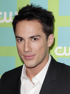 Michael Trevino pic #491663
