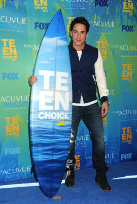 Michael Trevino pic #449887