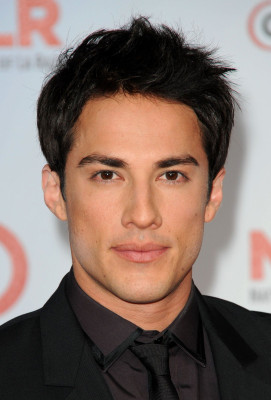Michael Trevino pic #449890
