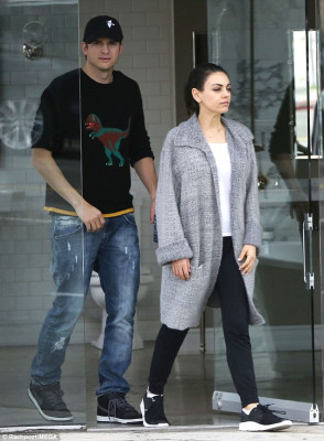 Mila Kunis pic #1023505