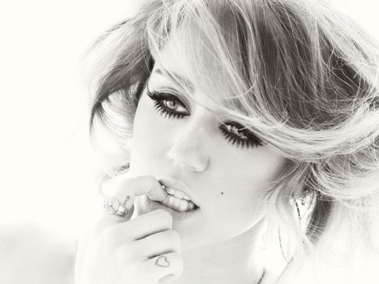 Miley Cyrus pic #487535