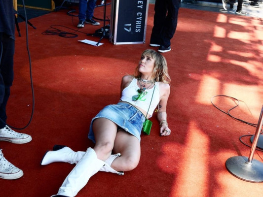 Miley Cyrus pic #1141251