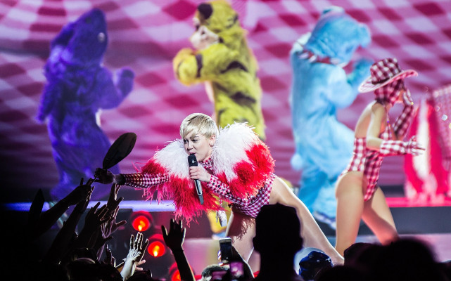 Miley Cyrus pic #695584