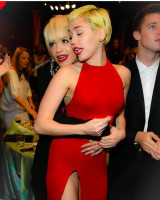 Miley Cyrus pic #1209953