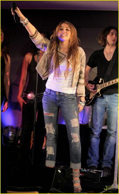 photo 12 in Miley gallery [id150839] 2009-04-29 00:00:00