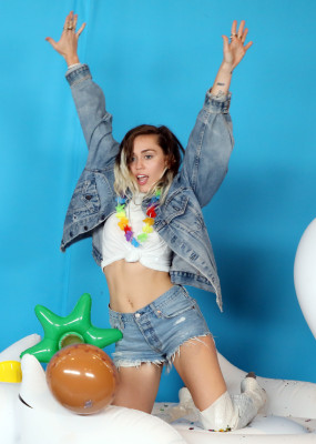 Miley Cyrus pic #944250