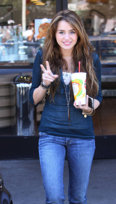 Miley Cyrus pic #149108