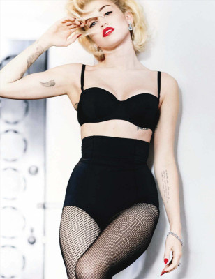 Miley Cyrus pic #670788