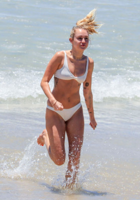 Miley Cyrus pic #998795