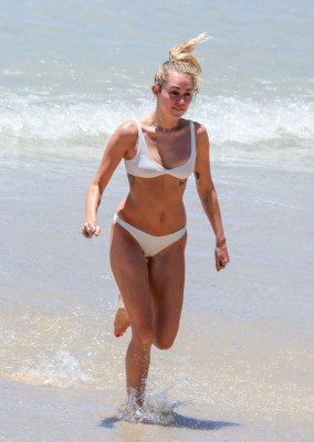 Miley Cyrus pic #998803