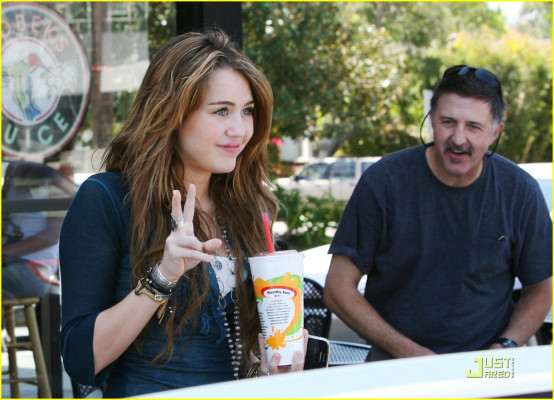 photo 21 in Miley Cyrus gallery [id146788] 2009-04-14 00:00:00