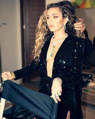 Miley Cyrus pic #1111923