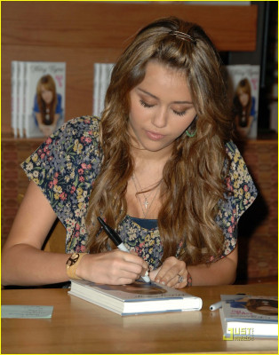 Miley Cyrus pic #147284