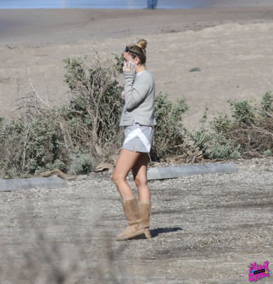 Miley Cyrus pic #1021115