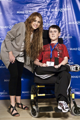 photo 5 in Miley Cyrus gallery [id416062] 2011-11-07 00:00:00