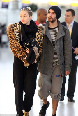 photo 9 in Miley Cyrus gallery [id649405] 2013-11-27 00:00:00